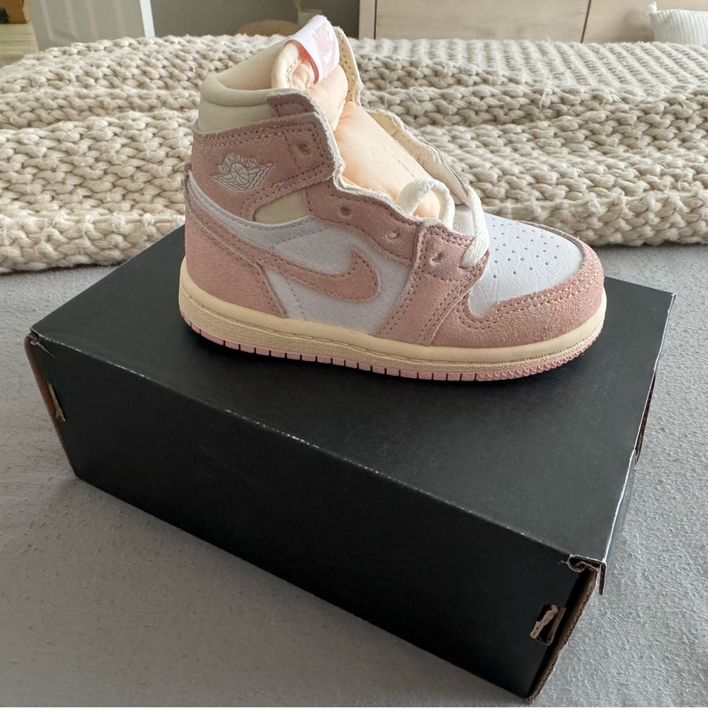 Jordan 1 Retro OG Washed Pink